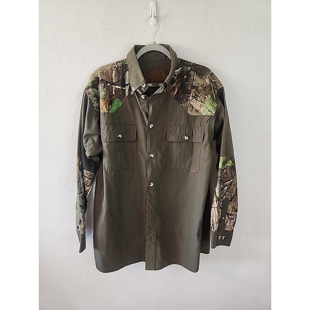 Legendary Whitetails Shirt Mens L Camo Hunting Button Up Deer Gear Cotton
